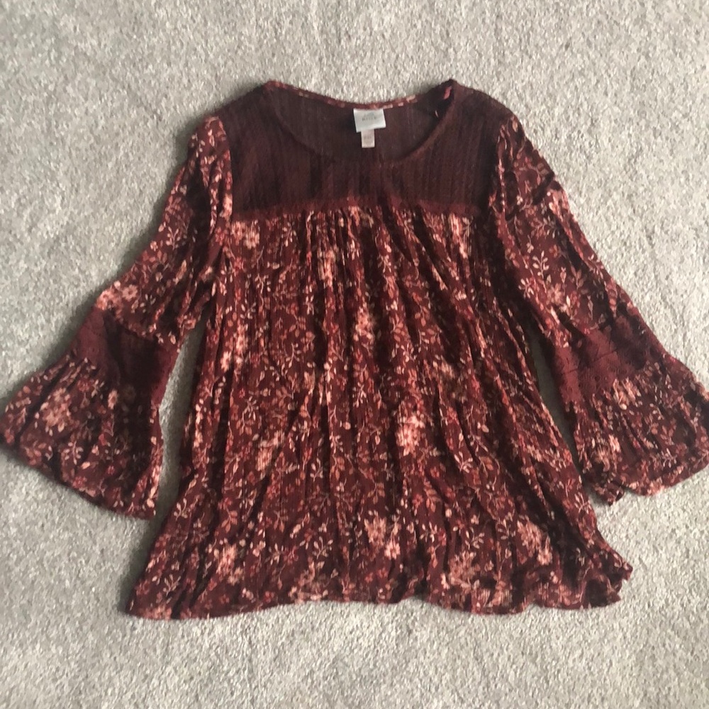 Knox Rose floral peasant top w/ crochet details